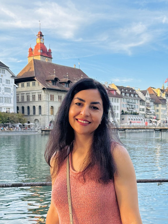  Marziyeh Bahramisamani